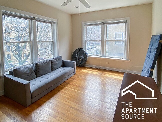 Foto del edificio - 3928 N Pine Grove Ave