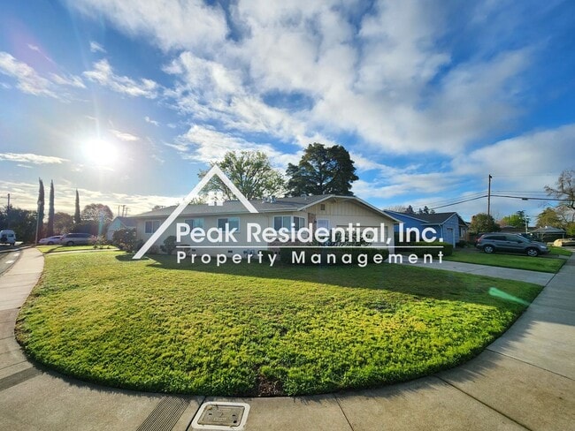 Building Photo - Charming South Natomas 3bd/2ba House with ...