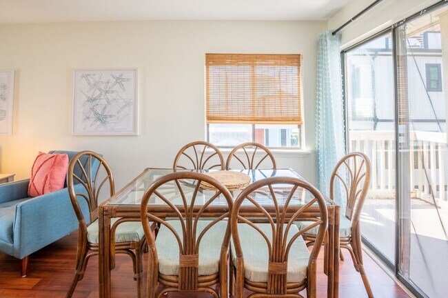 Foto del edificio - OFF-SEASON FURNISHED MONTHLY RENTAL STARTI...