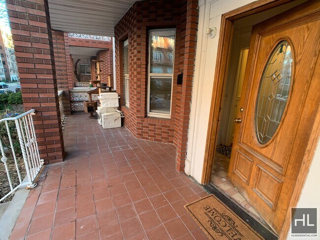 Building Photo - EAST 7 STREET