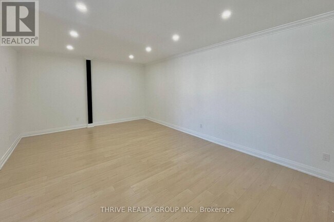 Building Photo - 16 Hincks St