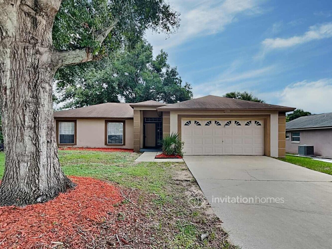 Foto principal - 15906 Hidden Lake Cir