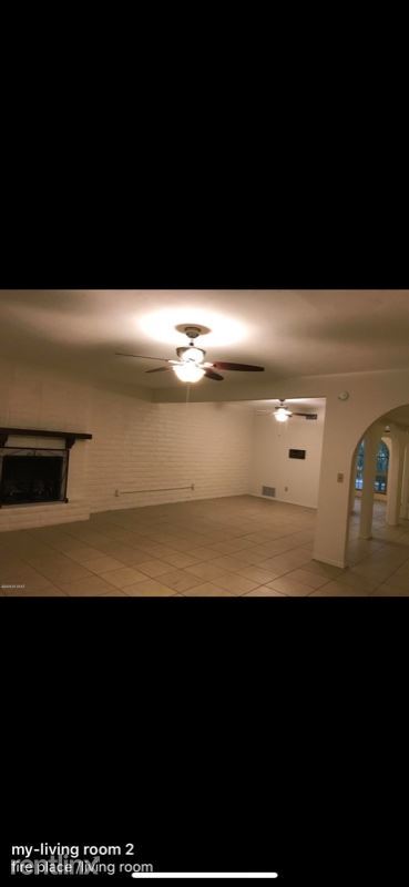 Building Photo - 10210 N Valle Del Oro Dr