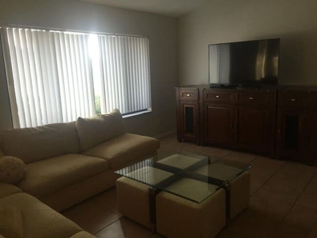 Foto del edificio - 4135 Bay Laurel Way