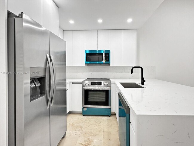 Foto del edificio - 8811 SW 123rd Ct