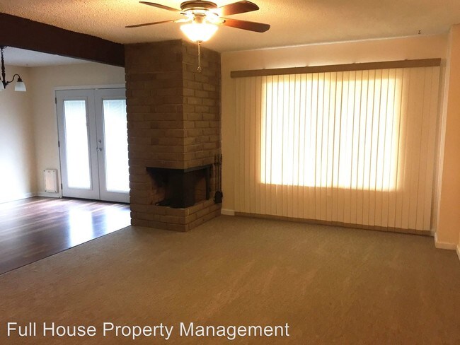 Building Photo - 3 br, 2 bath House - 700 W. Fairhaven
