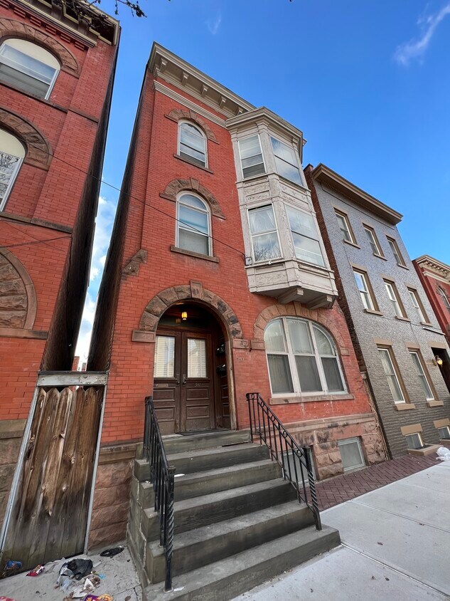 341 4th St Unit 3, Troy, NY 12180 Apartments in Troy, NY