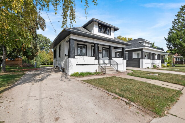 Foto del edificio - 1100 Shawano Ave