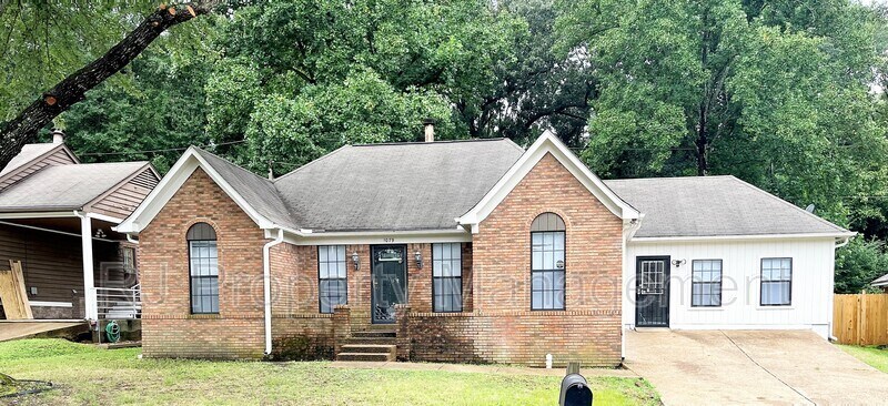 Primary Photo - 1079 Harpeth Dr