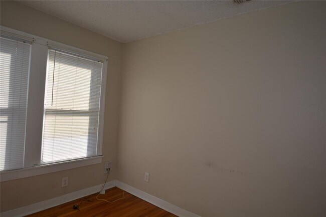 Building Photo - 4201 Birchman Ave