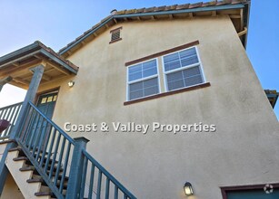Building Photo - 203 Ava St
