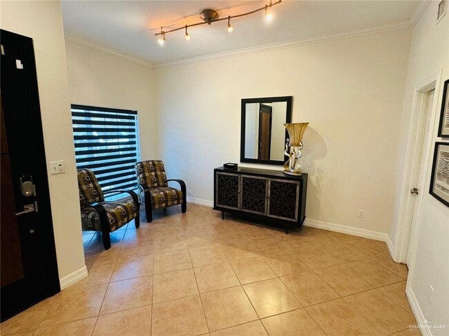 Building Photo - 17 Rio Grande Ave