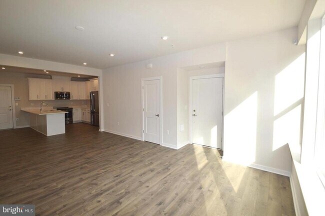 Foto del edificio - 13518 Sayward Blvd