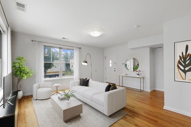 Building Photo - 458 Pacific Ave