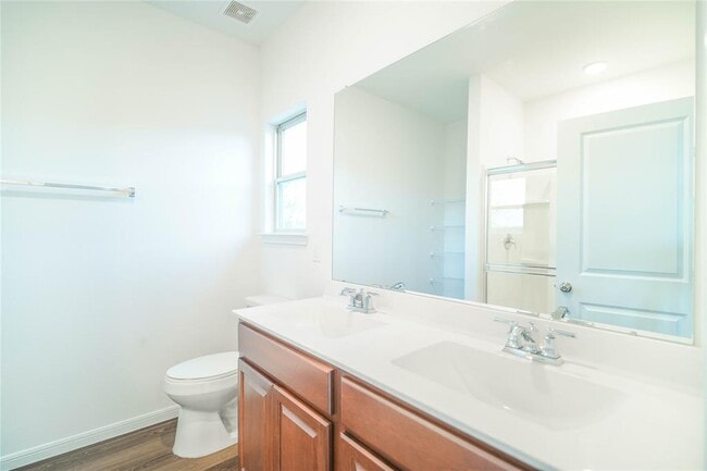 Building Photo - 118 Ashwood Glade Dr
