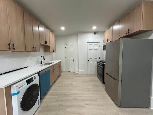 Foto del edificio - 2301 N Leavitt St