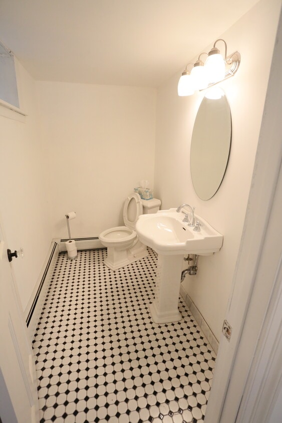 Photo - 51 Canal St (Simsbury, CT)