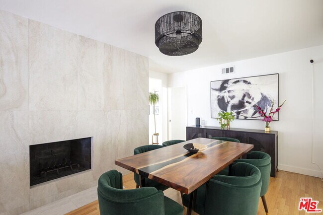 Foto del edificio - 4049 Fairway Blvd