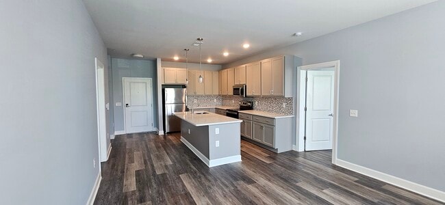 Building Photo - 18 W Waterloo St