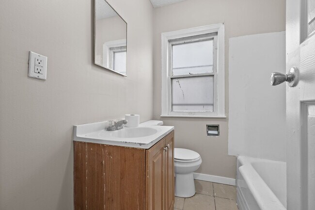 Foto del edificio - 1227 W 25th St
