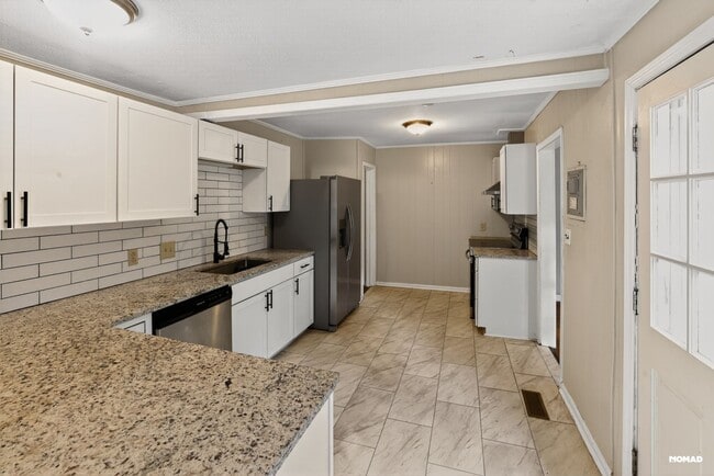 Building Photo - 79 Springbrook Cir