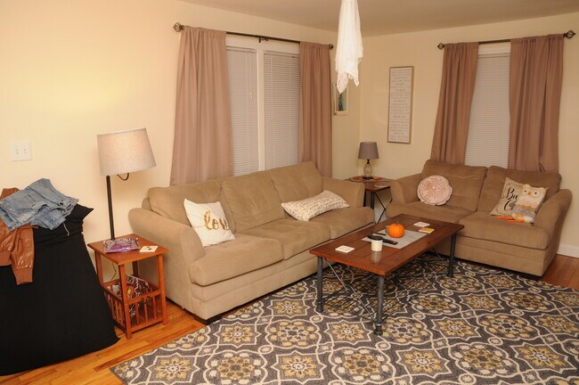 Foto del edificio - 2671 Old Town Rd