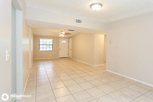 Building Photo - 7705 LAUDERDALE DR N, JACKSONVILLE, FL 32277