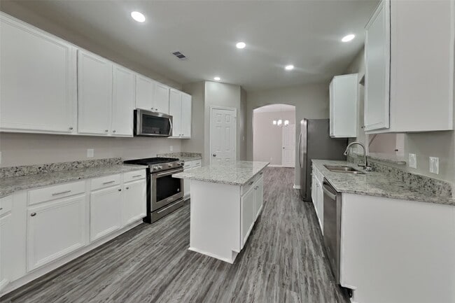 Foto del edificio - 19034 Village Maple Ct