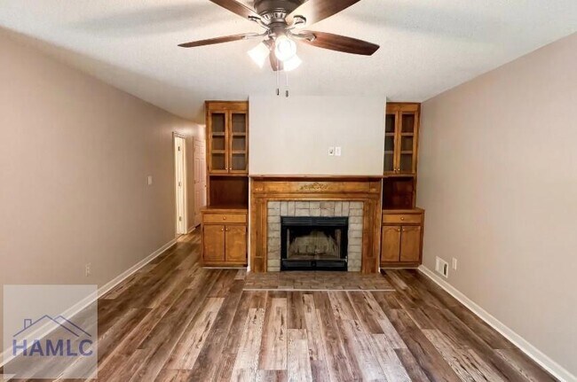 Foto del edificio - 290 Pleasant Grove Rd