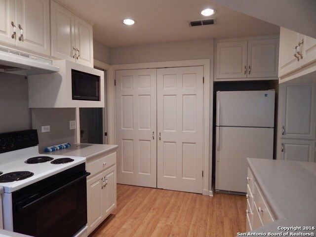 Foto del edificio - 245 E. Fair Oaks