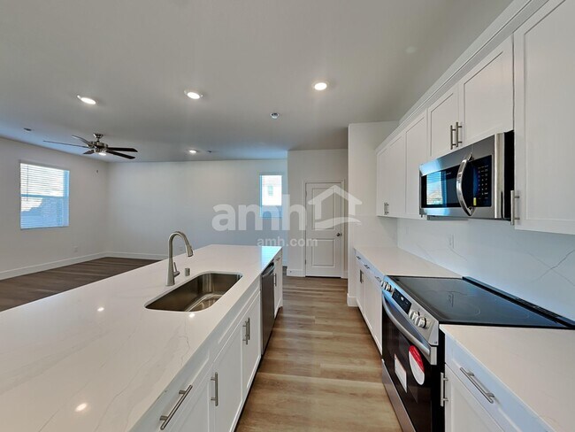 Building Photo - 8074 Winterfell Peak Ave