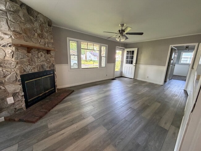 Building Photo - 1432 Bel Air