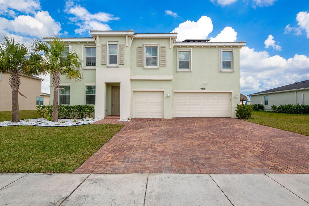 Foto principal - 7499 NW Deysbrook Ln