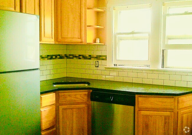 Building Photo - 180 Highland Ave