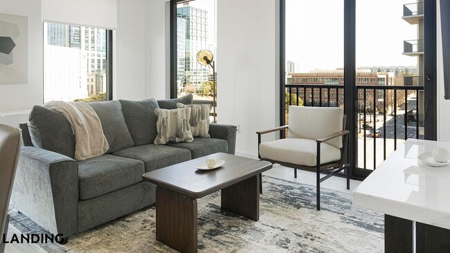 Building Photo - 1007 S Mint St