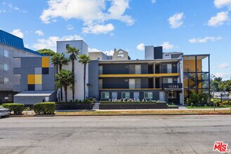 Building Photo - 15286 Sutton St