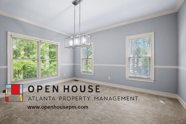 Foto del edificio - 345 Fountain Oaks Ln Sandy Springs