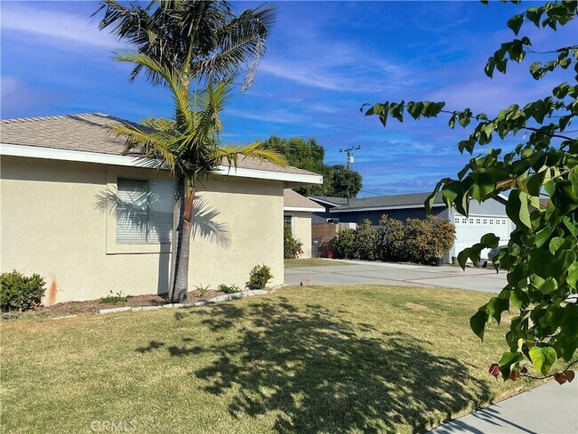Building Photo - 14332 Thunderbird Cir