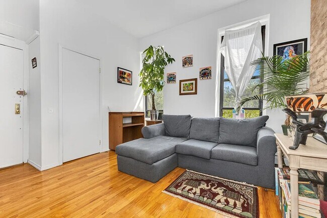 Foto del edificio - 543 1/2 East 6th Street