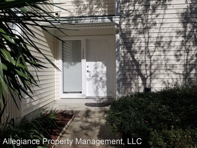 Foto del edificio - 3 br, 1.5 bath House - 3840 Staffordshire Ln
