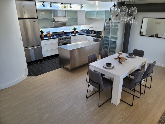 Foto del edificio - 1016 Pier Ave