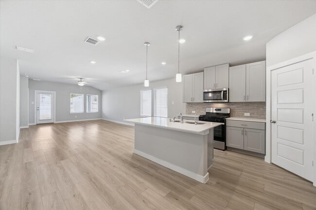 Building Photo - 1510 King Rnch Rd