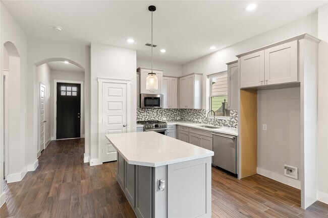 Foto del edificio - 18547 First Landing Drive