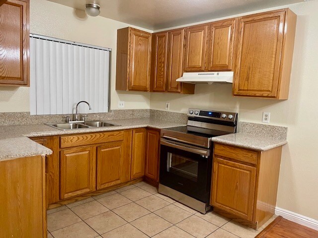Foto principal - 7853 State St