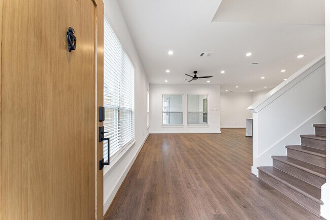 Foto del edificio - 2753 Sunny Briar Dr