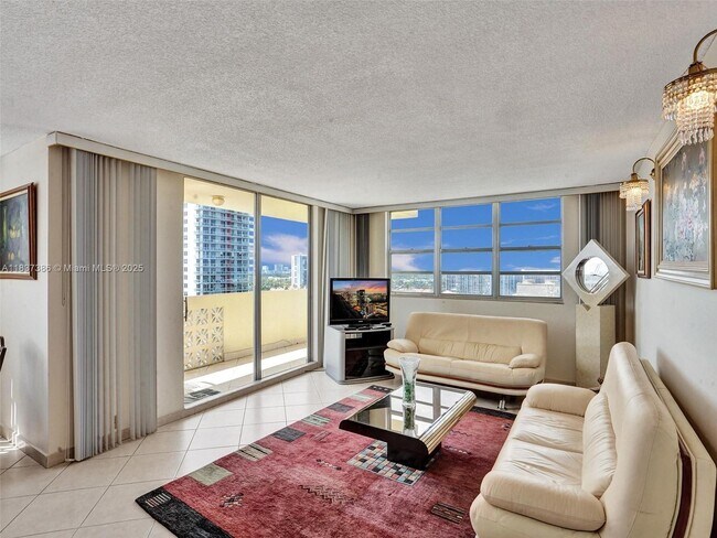 Foto del edificio - 1833 S Ocean Dr