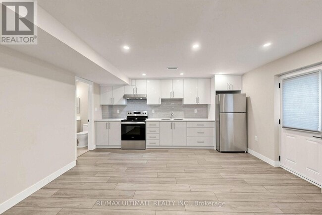Building Photo - 10 Warbeck Pl