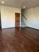 Building Photo - 803 W Knox Ave