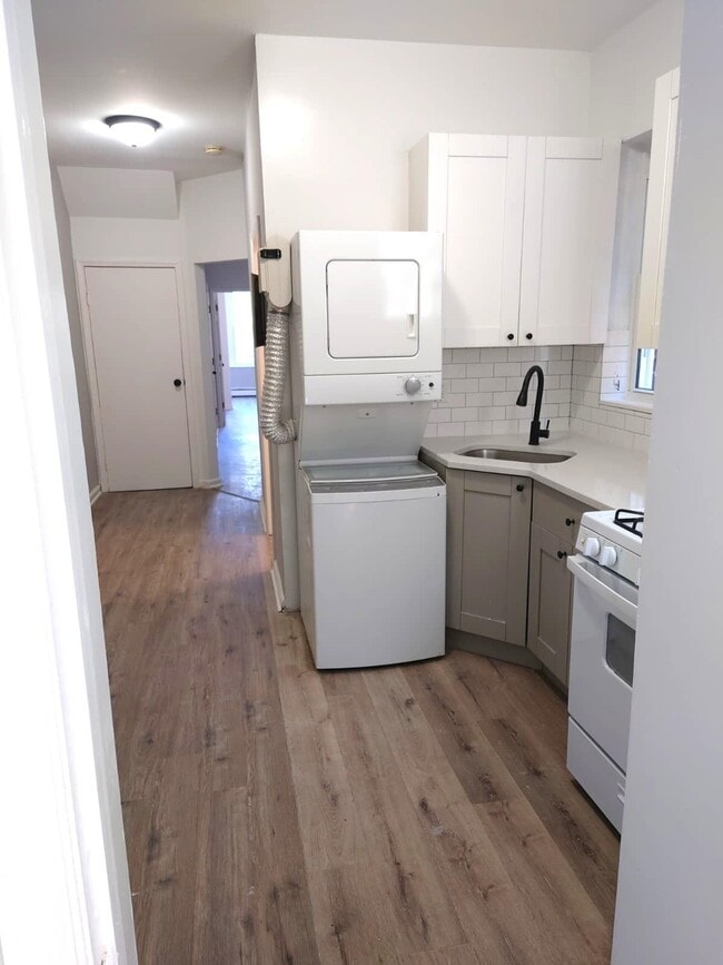 Foto del edificio - 6421 Hudson Ave