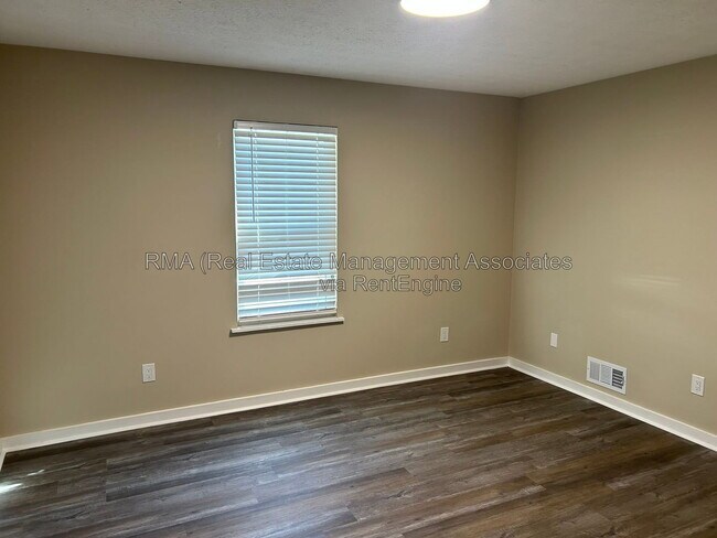 Foto del edificio - 1240 Ellis Rd
